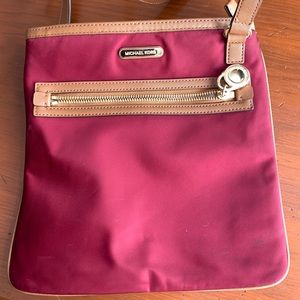 EUC Michael Kors crossbody purse. Like new